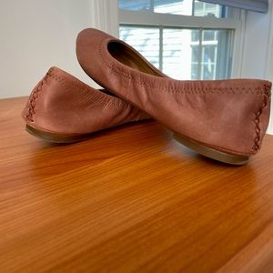 Perfect for Spring adorable Lucky Brand flats.